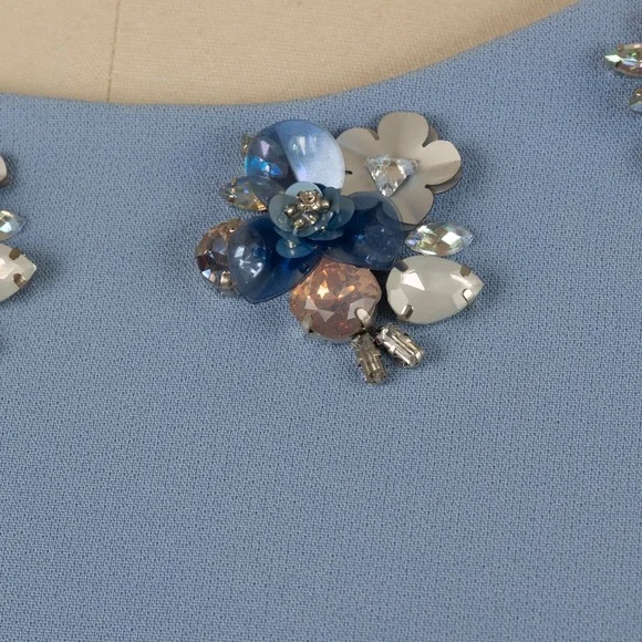 Elegant Blue Dress with Embellished Neckline - Picture 4 of 7